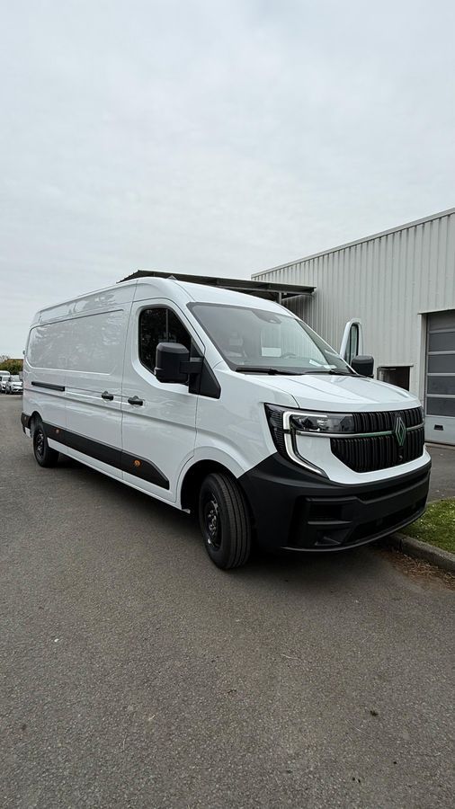 Convoyage d'un fourgon Renault Master par la route